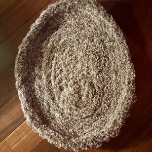 Nesting pod for newborn or pet bed.